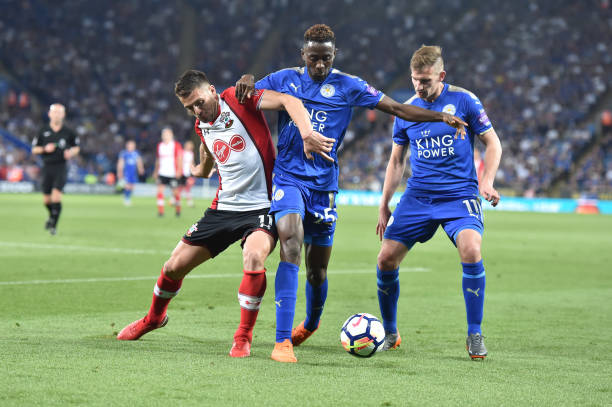 色的中场球 色的中场球