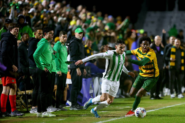 了其主场特 了其主场特